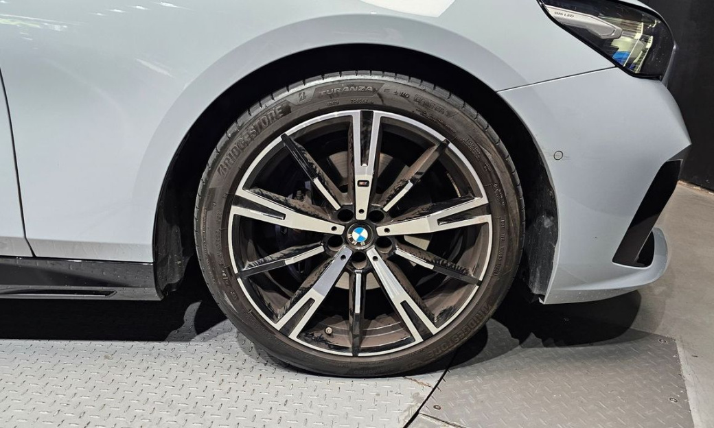 BMW 5-Series 530i xDrive M Sport, 2024