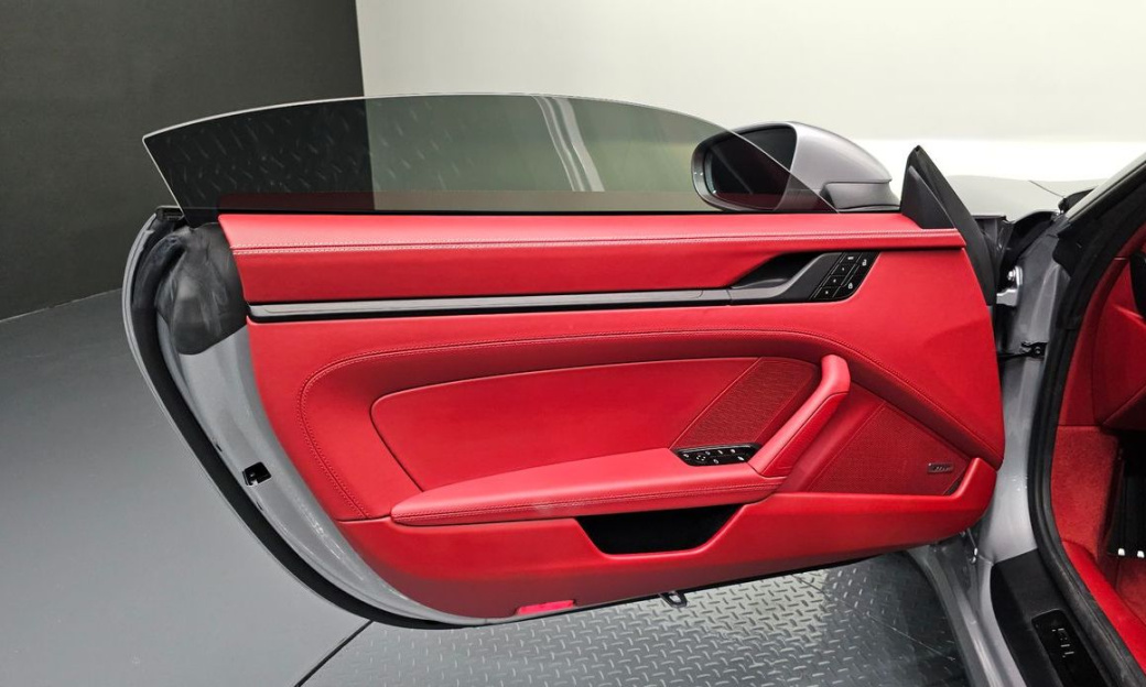 Porsche 911 Carrera 4 GTS Cabriolet, 2026