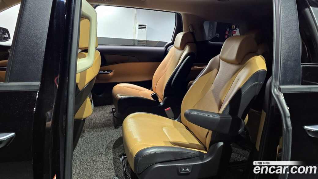 Kia Carnival 9-Seater Prestige, 2023
