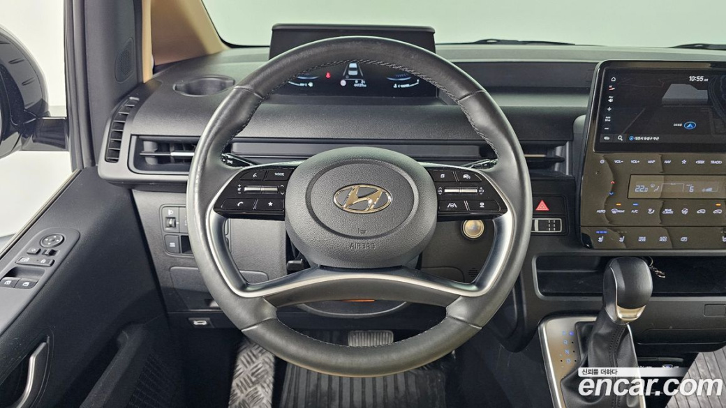 Hyundai Staria 4WD Tourer 9-Seater, 2023