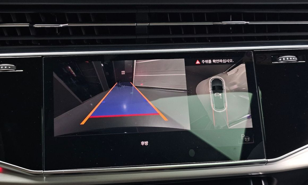 Audi Q8 55 TFSI Quattro Premium, 2022