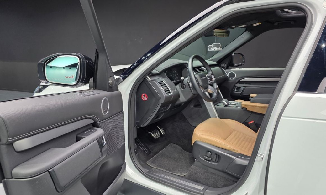 Land Rover Discovery D300 Dynamic HSE, 2024
