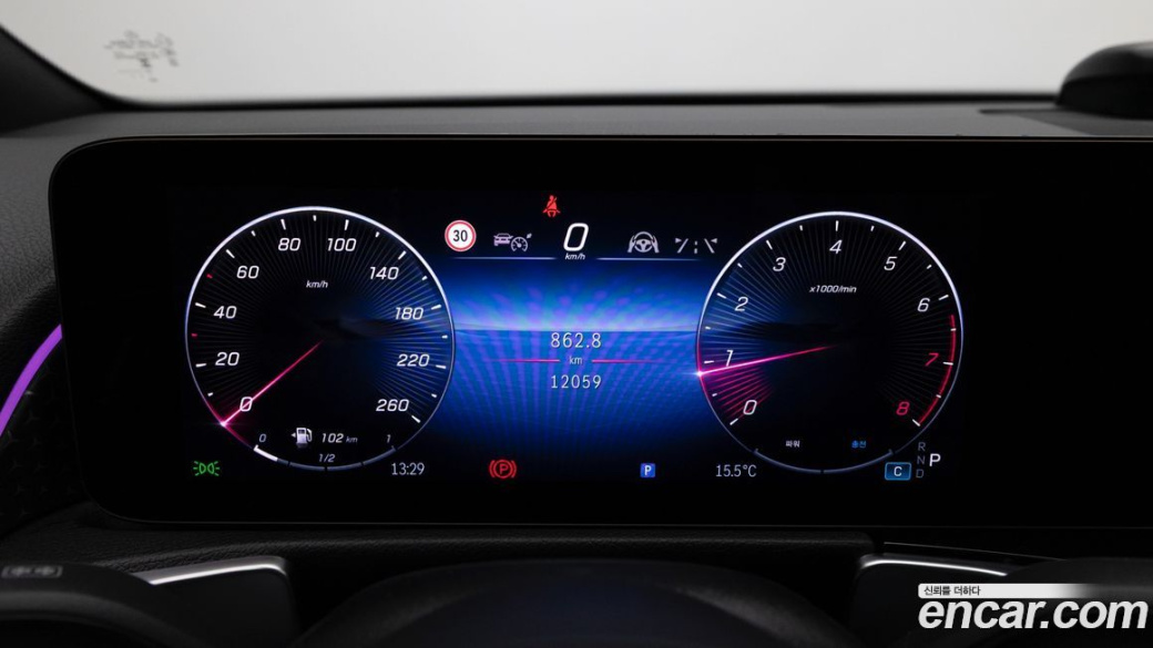 Mercedes-Benz GLB-Class GLB250 4MATIC, 2025