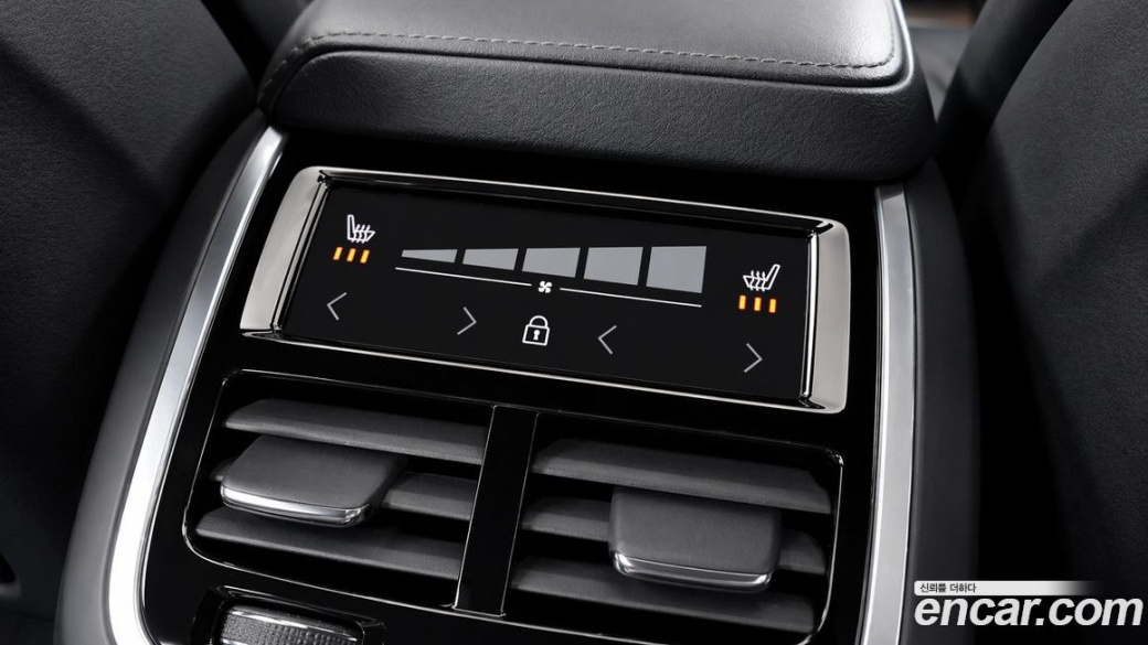 Volvo XC60 B6 R-Design, 2022