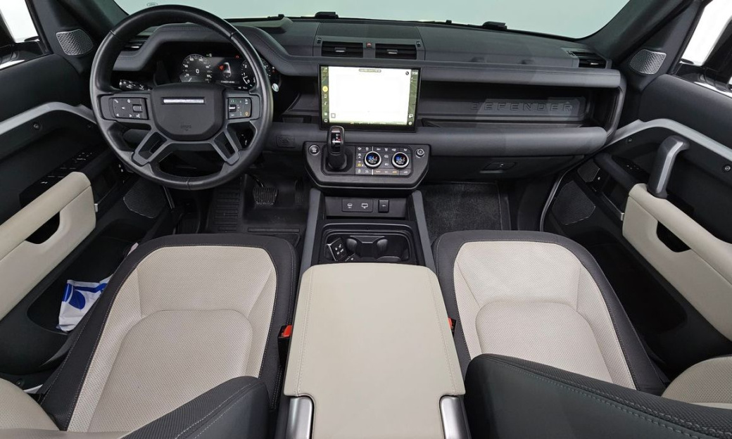 Land Rover Defender 130 P400 X-Dynamic HSE, 2023