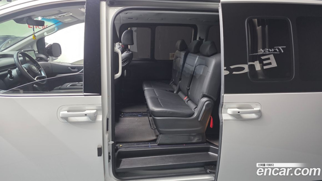 Hyundai Staria Tourer 9-Seater, 2025