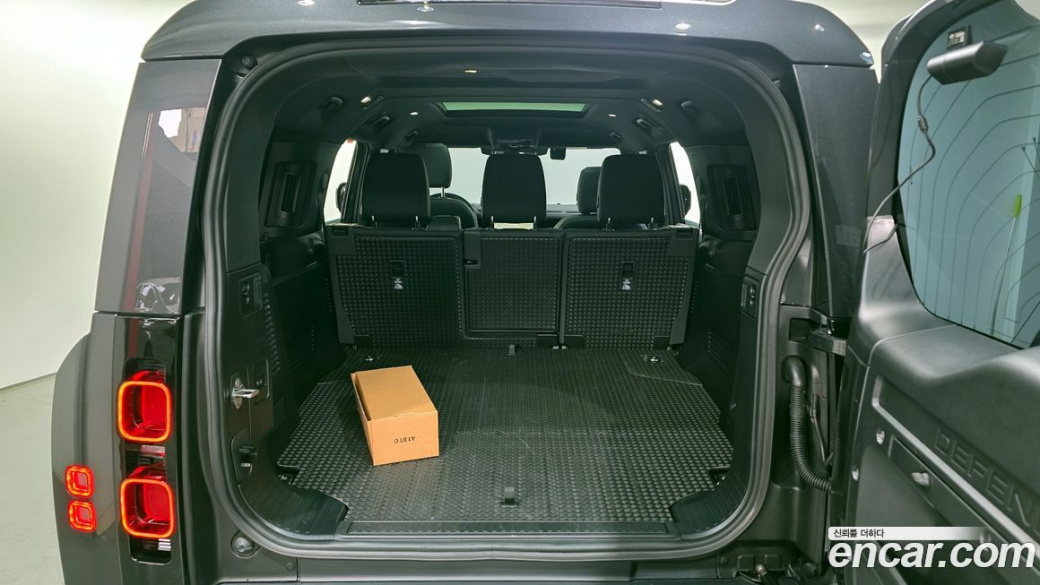 Land Rover Defender 130 P400 Outbound, 2024