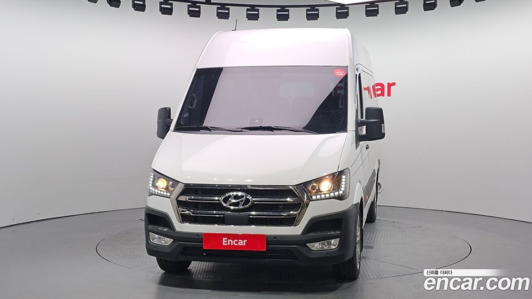 Hyundai Solati 15-seater, 2024