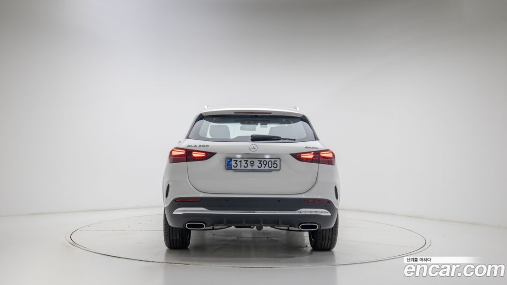 Mercedes-Benz GLA-Class GLA250 4MATIC, 2026