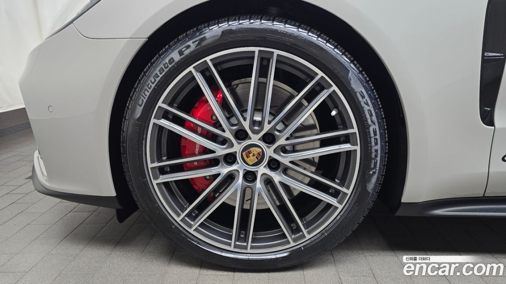 Porsche Panamera 4.0 GTS, 2024