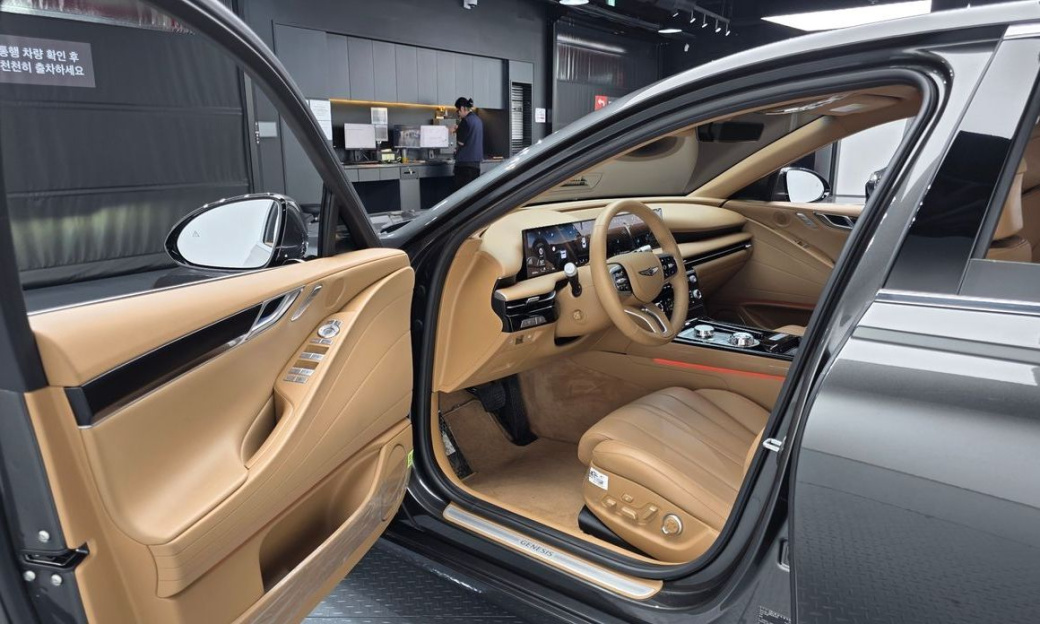 Genesis G80 Gasoline 2.5 Turbo AWD, 2025