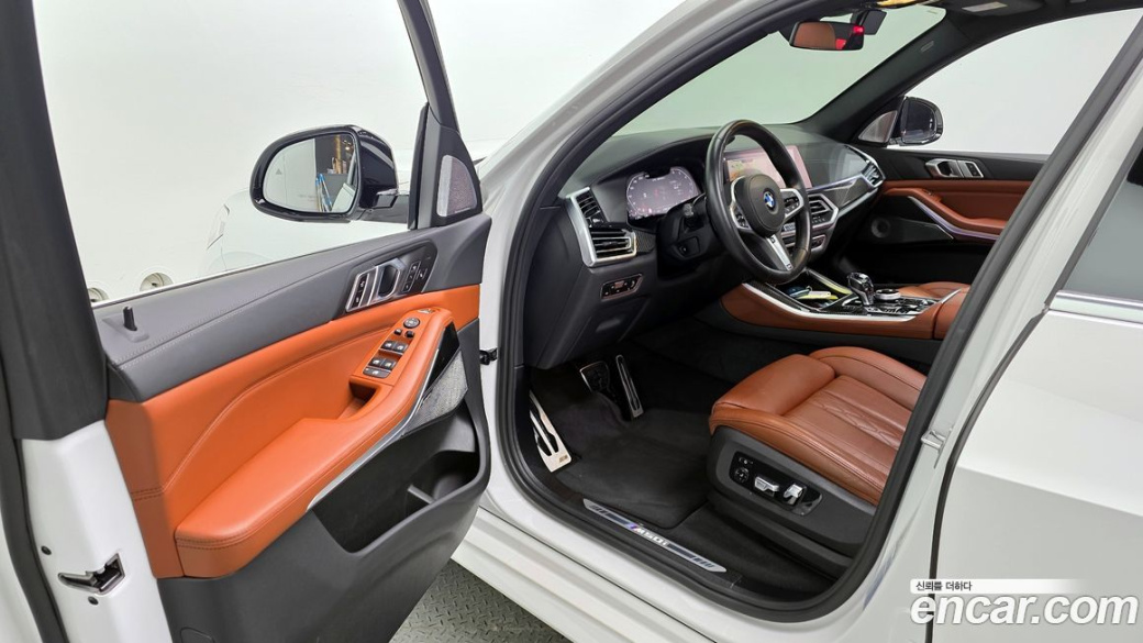 BMW X5 M50i, 2022