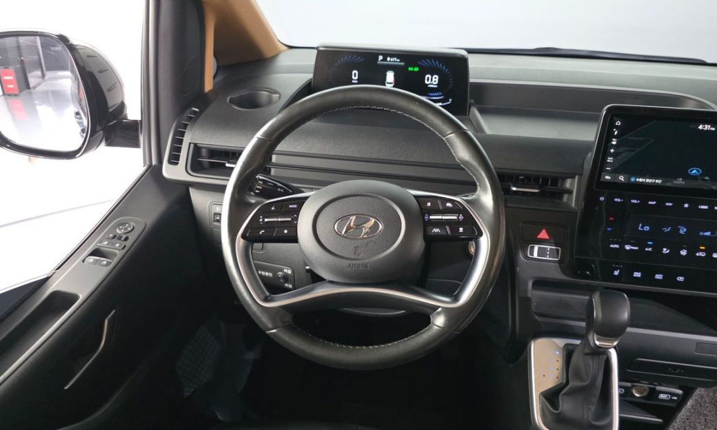 Hyundai Staria 2WD Camping Car, 2022