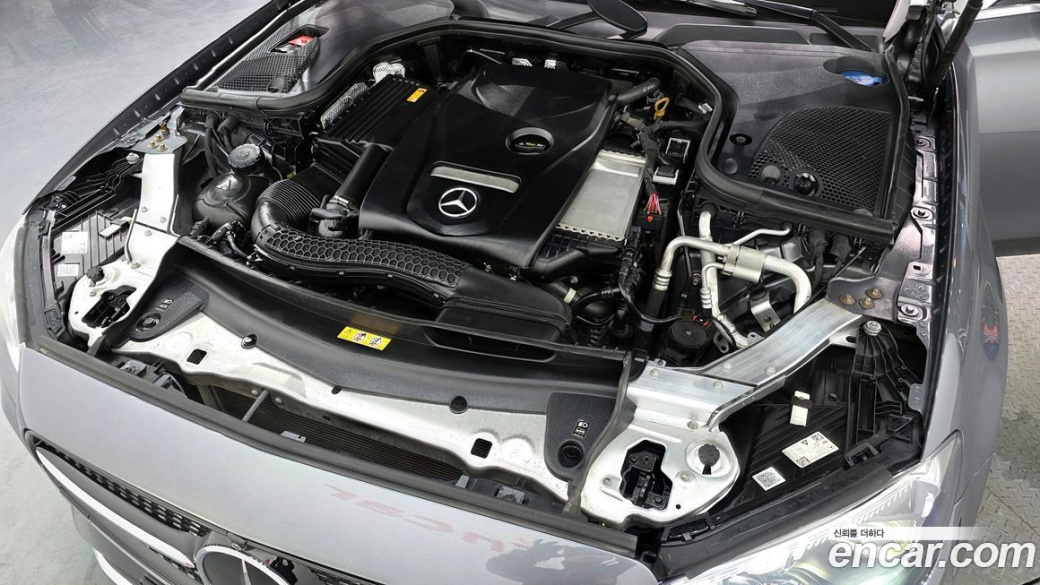 Mercedes-Benz E-Class E250 AMG Line, 2023
