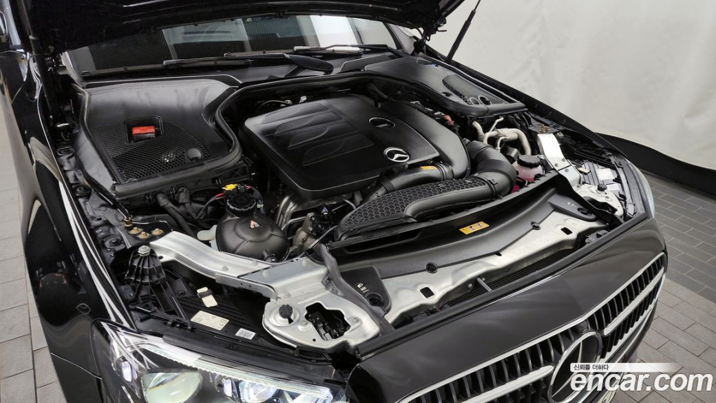 Mercedes-Benz E-Class E350 4MATIC Avantgarde, 2022