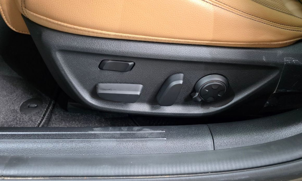 Genesis G70 Gasoline 2.5T 2WD, 2024
