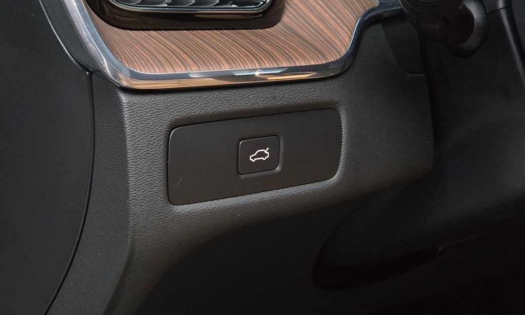 Volvo XC60 B5 Ultimate Bright, 2024