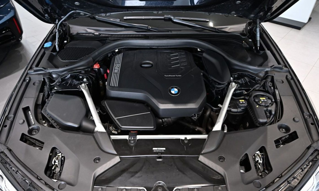 BMW 5-Series 530i xDrive M Sport Package, 2022