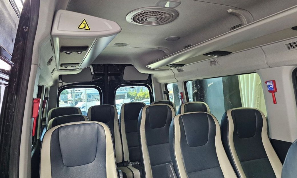 Hyundai Solati 15-seater, 2022