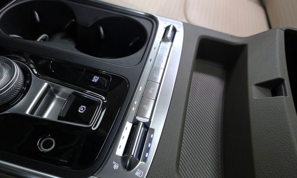 Kia Carnival 7-Seater Gravity, 2025