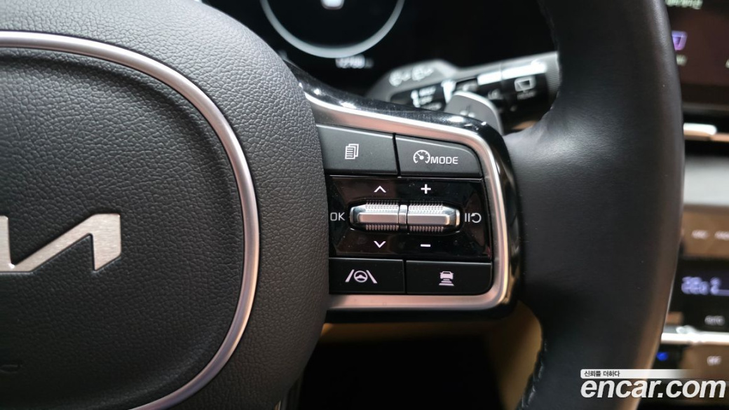 Kia Carnival 9-Seater Signature, 2023