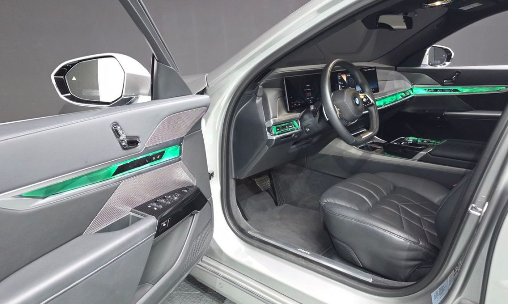 BMW 7-Series 740d xDrive Design Pure Excellence, 2024