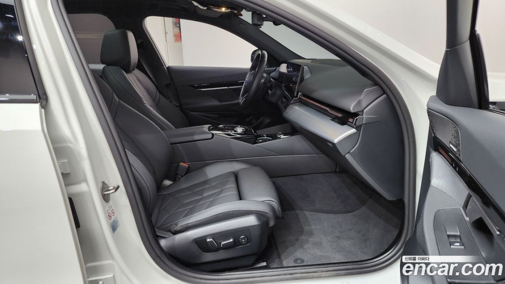 BMW 5-Series 520i M Sport, 2024