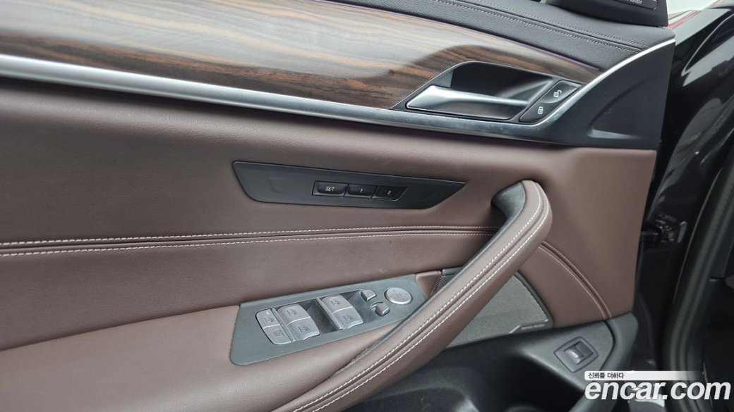 BMW 5-Series 530i xDrive Luxury, 2023