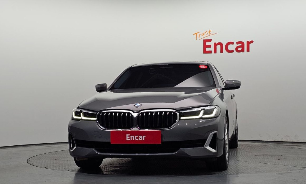 BMW 5-Series 523d xDrive Luxury, 2022