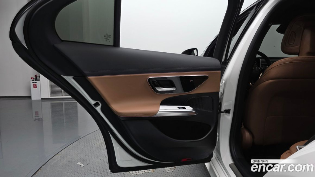 Mercedes-Benz E-Class E200 Avantgarde, 2024