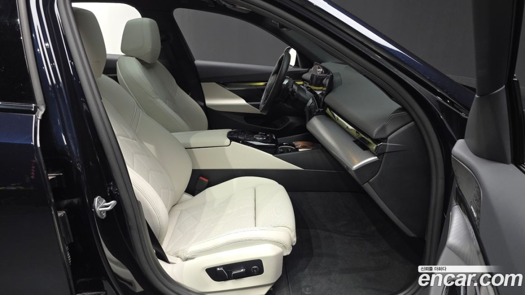 BMW 5-Series 520i M Sport, 2025