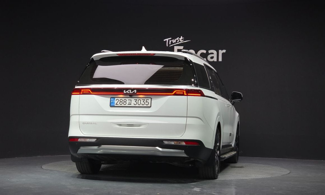 Kia Carnival 9-Seater Signature, 2023