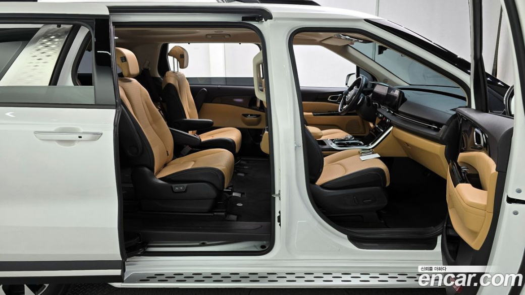 Kia Carnival 9-Seater Signature, 2022