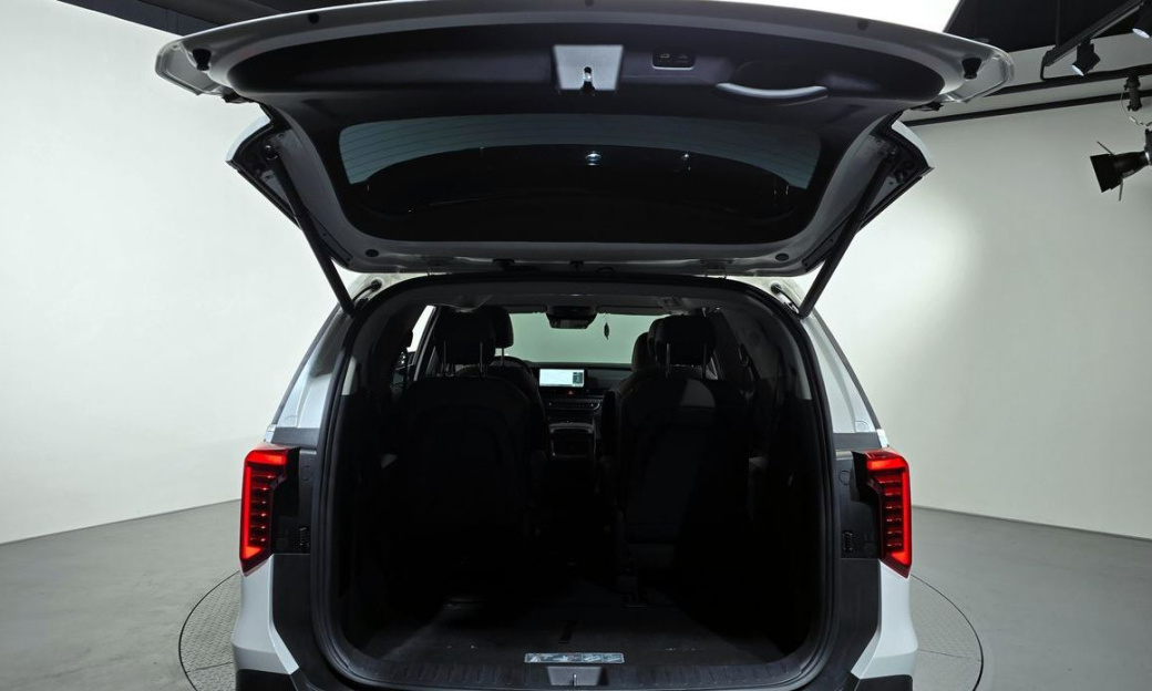 Kia Carnival 9-Seater Noblesse, 2025
