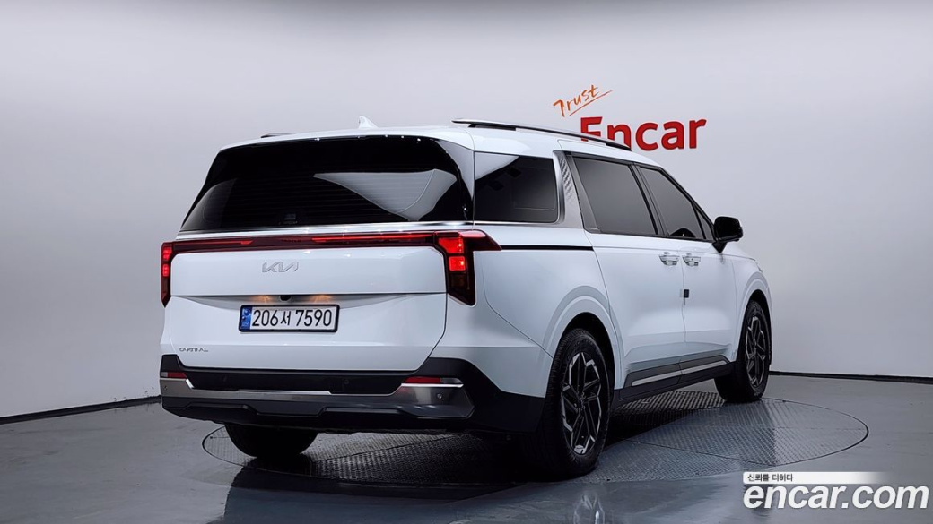 Kia Carnival 9-Seater Signature, 2025