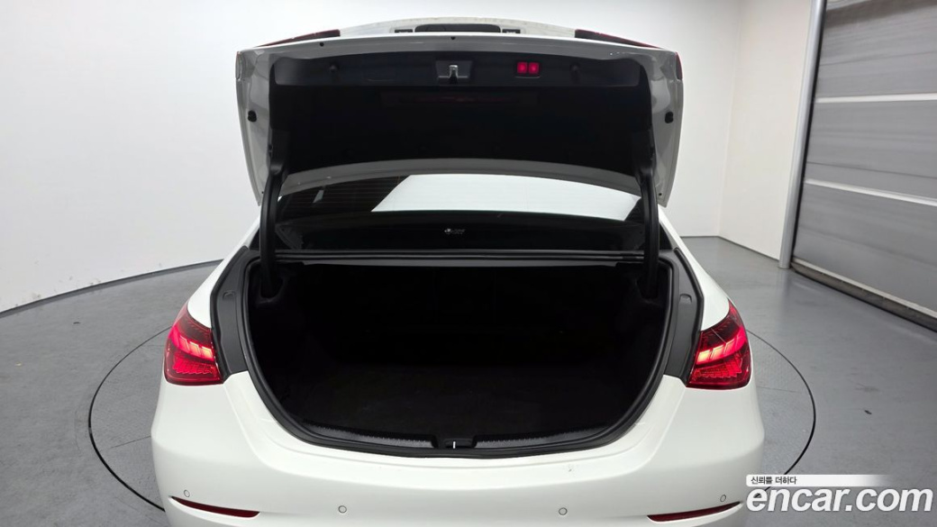 Mercedes-Benz C-Class C200 4MATIC Avantgarde, 2022
