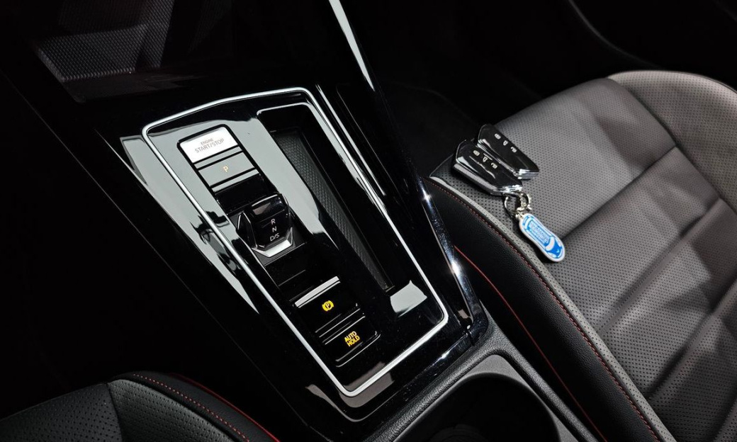 Volkswagen Golf 2.0 GTI, 2024