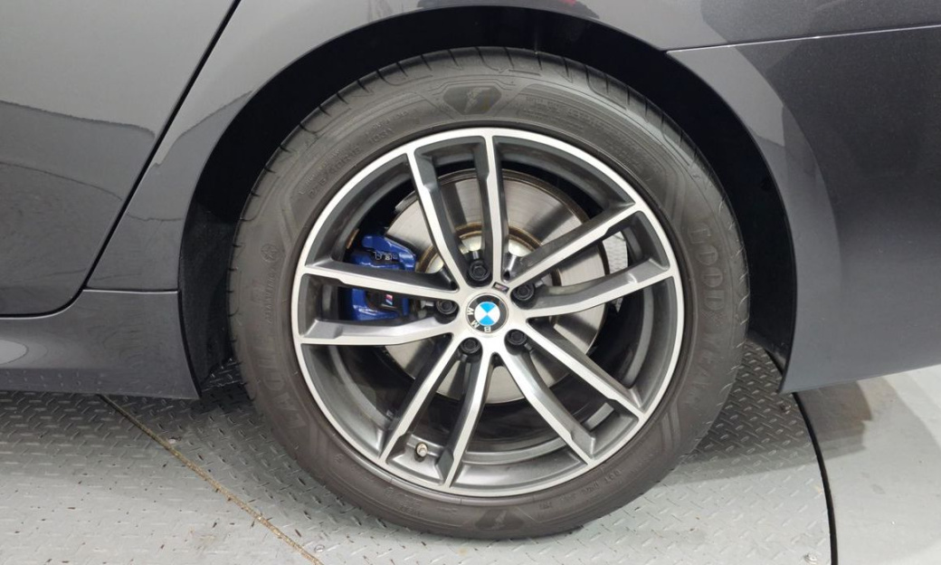 BMW 5-Series 520i M Sport, 2023