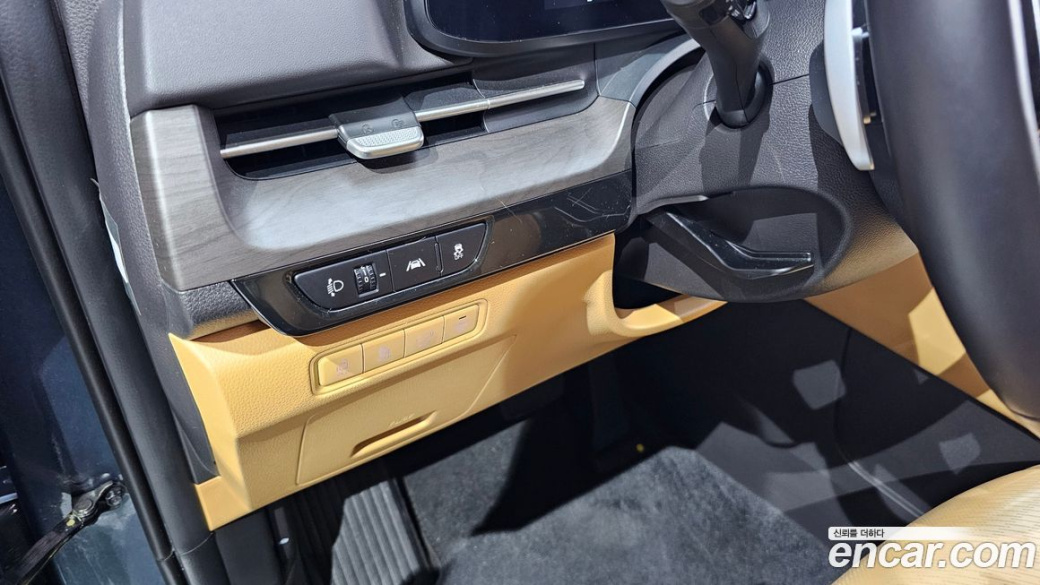 Kia Carnival 7-Seater Signature, 2023