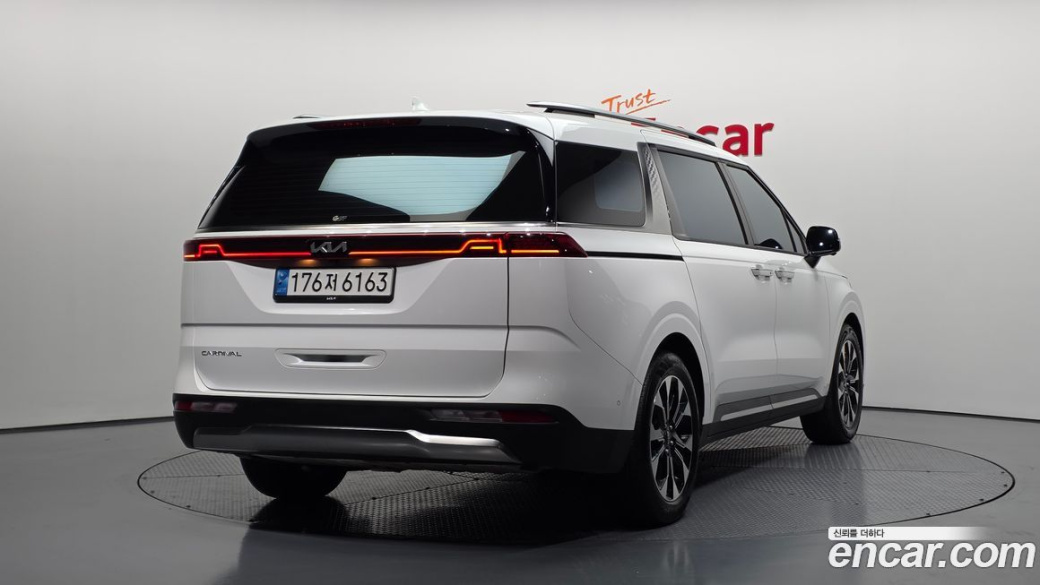 Kia Carnival 7-Seater Signature, 2022
