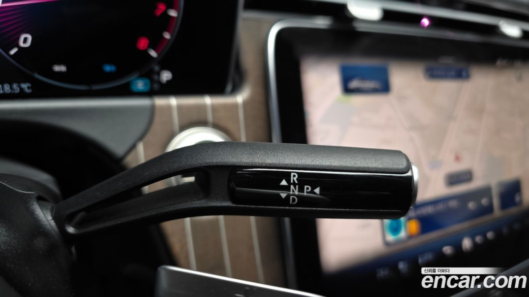 Mercedes-Benz E-Class E300 4MATIC Exclusive, 2025