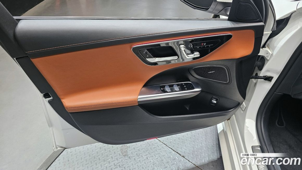 Mercedes-Benz C-Class C300 4MATIC AMG Line, 2023