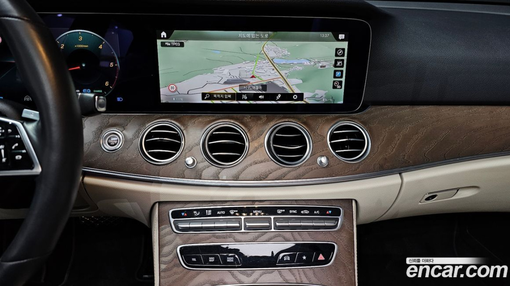 Mercedes-Benz E-Class E220d 4MATIC Exclusive, 2023