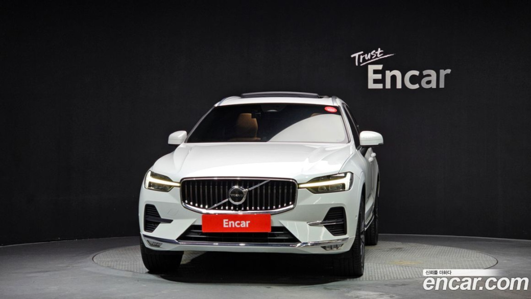 Volvo XC60 B6 Inscirtion, 2022