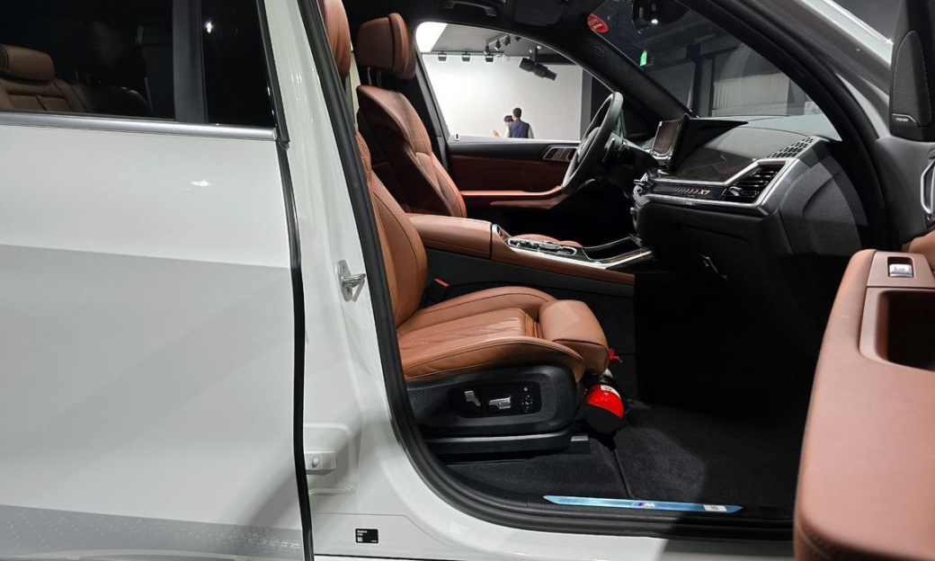 BMW X7 xDrive 40i M Sport 7STR, 2025