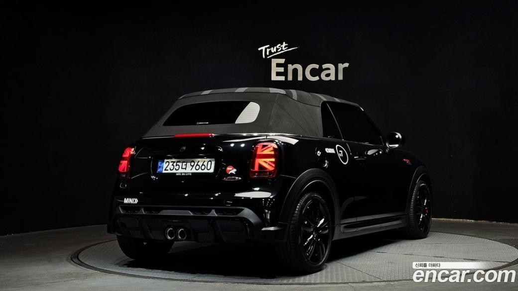 Mini Cooper Convertible JCW, 2023