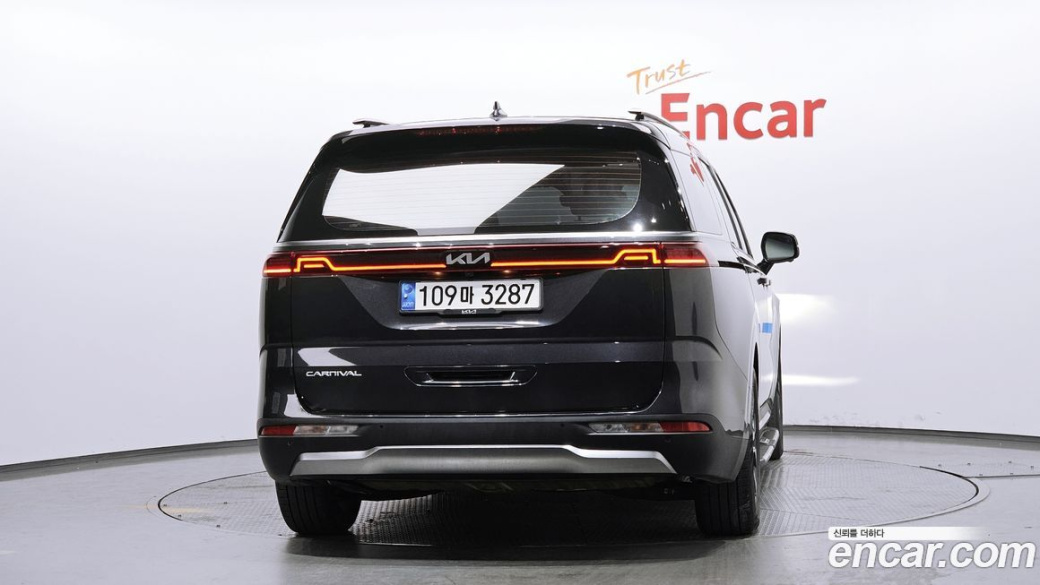 Kia Carnival 9-Seater Signature, 2022