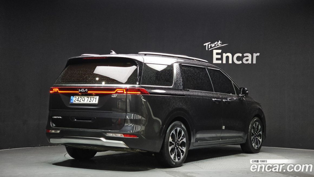 Kia Carnival 7-Seater Signature, 2022