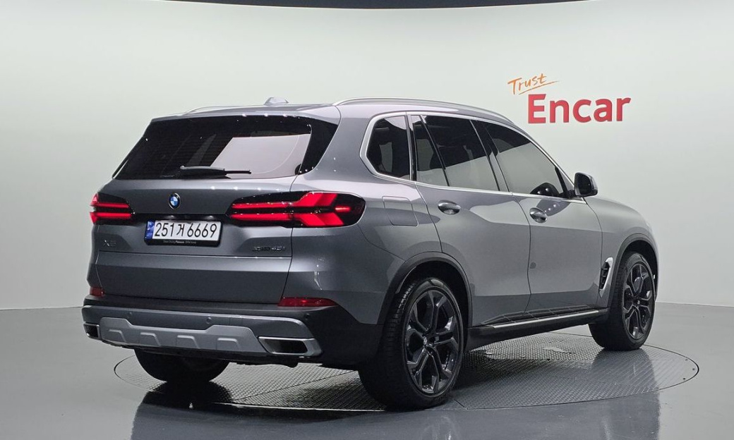 BMW X5 xDrive 40i xLine, 2024