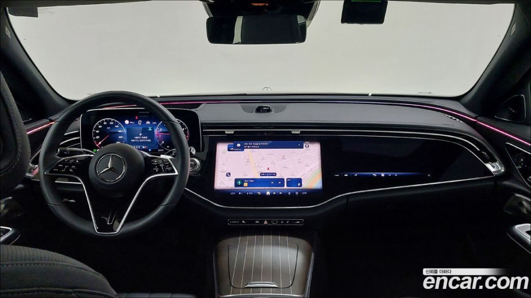 Mercedes-Benz E-Class E300 4MATIC Exclusive, 2025